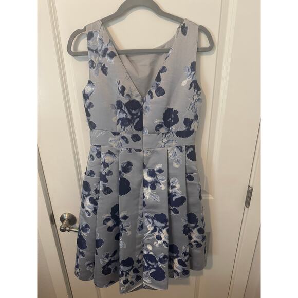 Eliza J Women's Floral Fit and Flare Dress with Side Pockets -Size 6 - Picture 3 of 5